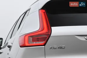 Подчеркивают атлетическую форму кормы авто